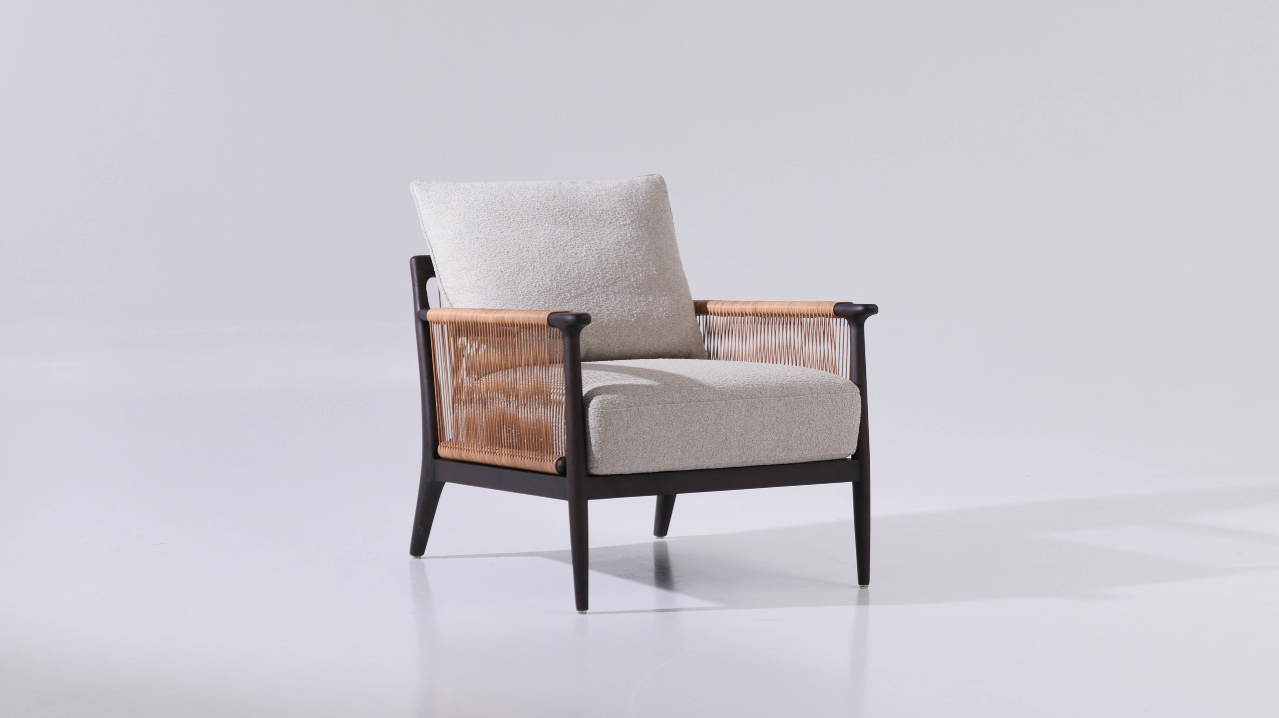 CUSTOMIZED ARMCHAIR