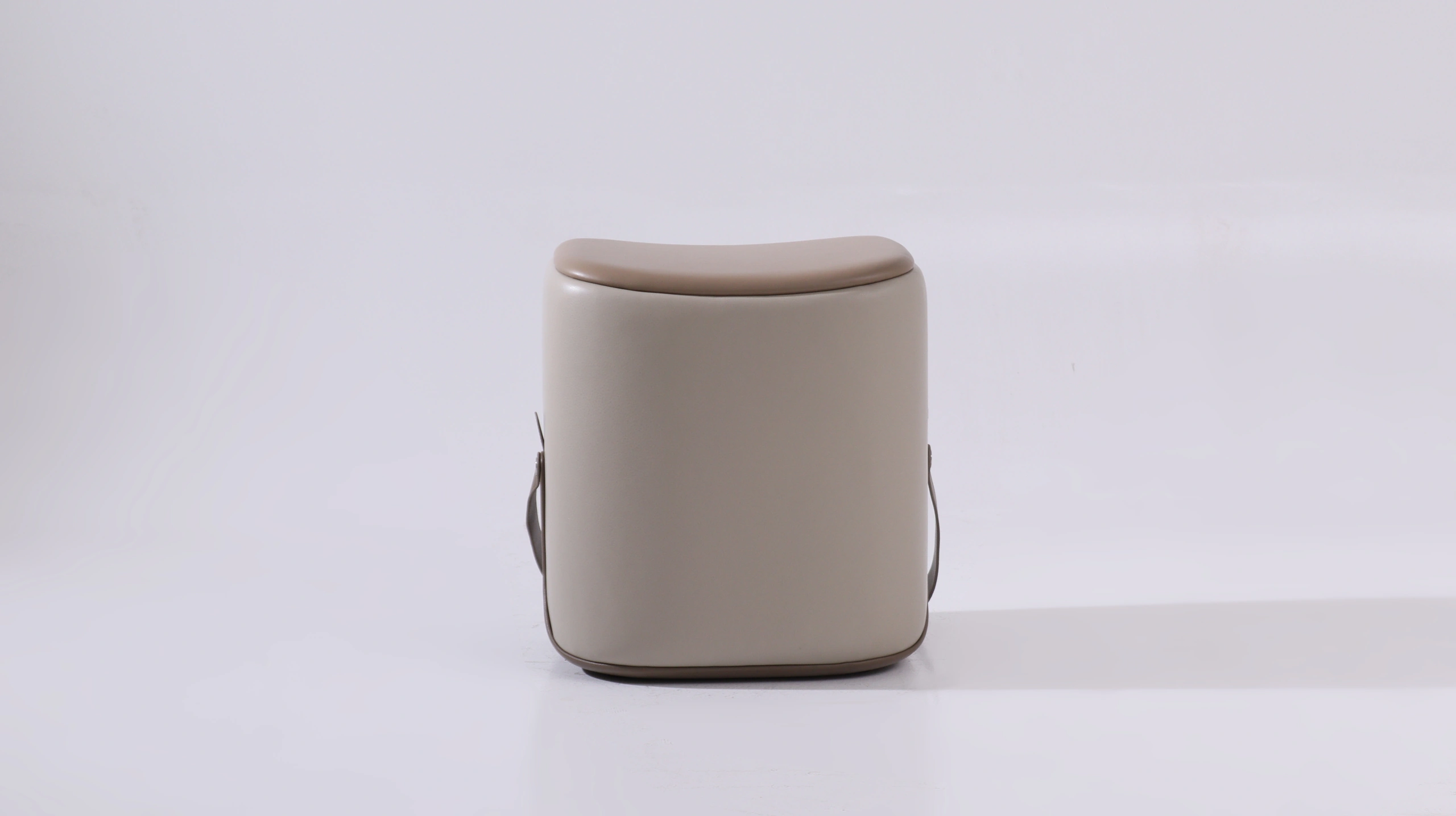 CUSTOMIZED POUF